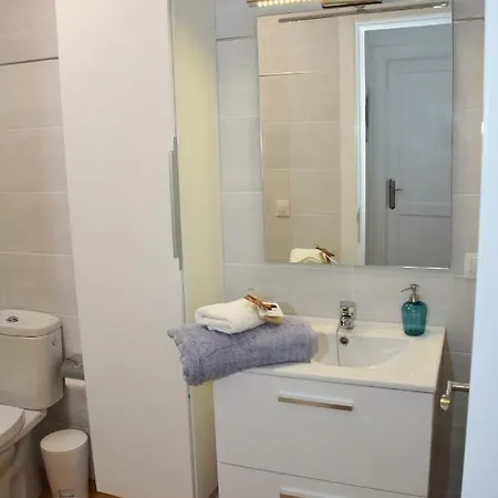 Apartment Ave Paraiso - Cozy And Sunny House
